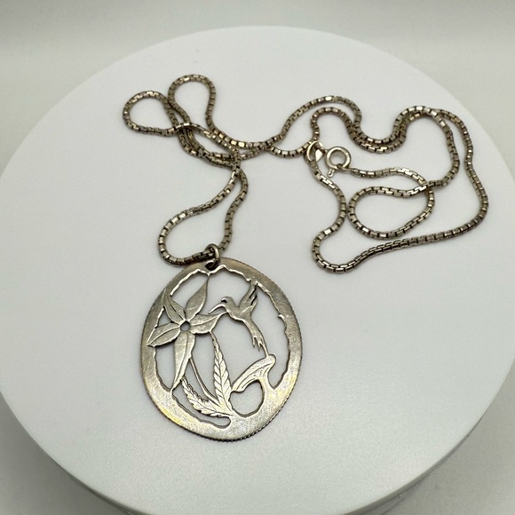 Vintage Italy 925 Sterling Silver Hummingbird & Flower Cutout Pendant Necklace - Picture 1 of 4
